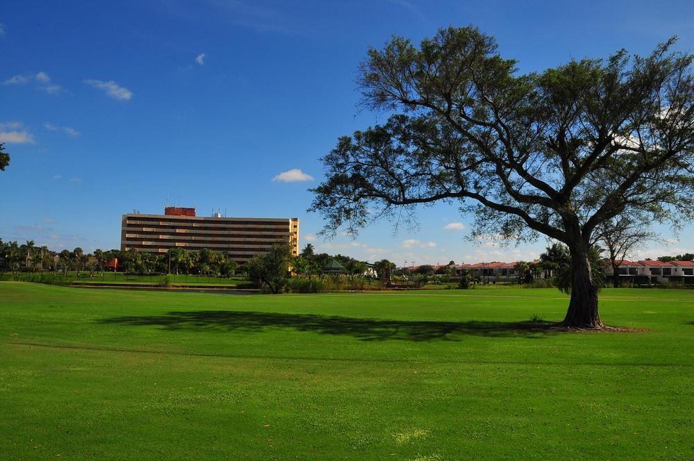 Chateau Mar Golf Resort, Trademark Collection By Wyndham Lauderhill Esterno foto